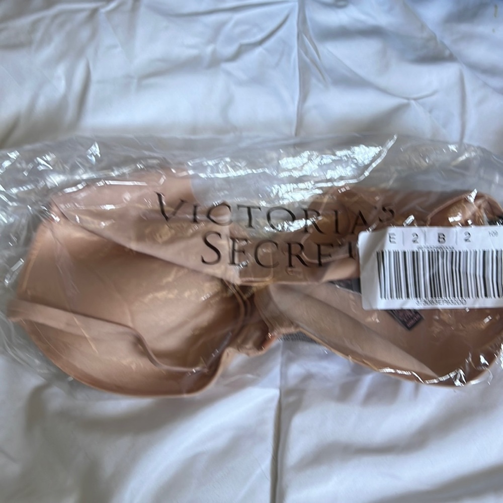 Victoria Secret sexy illusions lightly lined Demi bra 32dd new beige